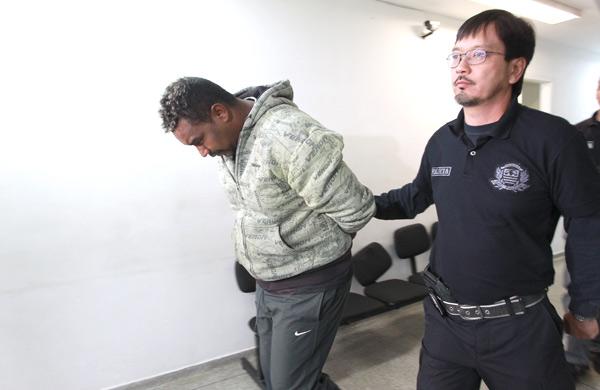Office boy de 29 anos &eacute; preso por suspeita de liderar quadrilha ( Leandro Ferreira/AAN)