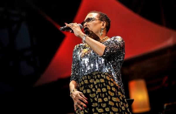 Dee Dee Bridgewater se apresenta no Osaka Castle Park ( Divulgação)