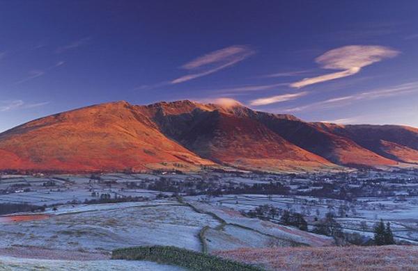 Monte Blencathra na Inglaterra ser&aacute; vendido para pagar impostos (Reprodução)