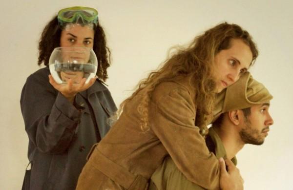 Atores do Matula Teatro caracterizados como personagens do espet&aacute;culo 'Imago - Uma Lua n?&Aacute;gua' ( Divulgação)