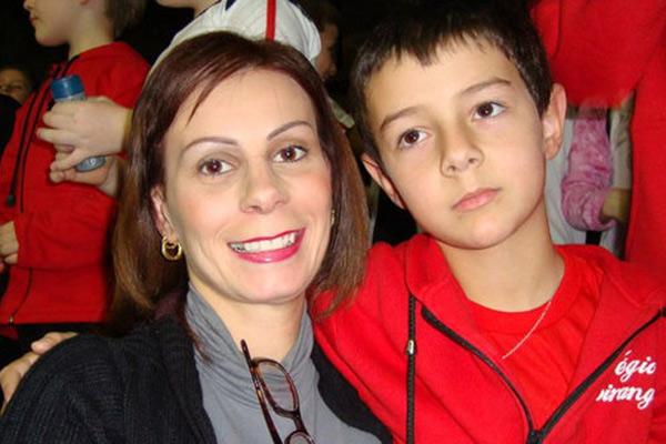 O menino Bernardo Boldrini, com sua m&atilde;e (&Aacute;lbum de Fam&iacute;lia )