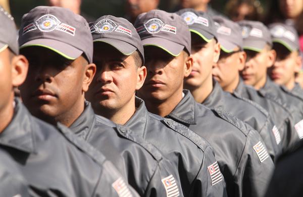 Os policiais poder&atilde;o trabalhar at&eacute; oito horas di&aacute;rias fora da jornada normal, por at&eacute; 10 dias no m&ecirc;s (80 horas) ( Divulgação/Governo do Estado de São Paulo)