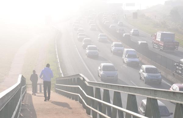 Neblina foi intensa nas primeiras horas da manhã; rodovia Santos Dumont ficou com visibilidade comprometida  (Dominique Torquato/AAN)