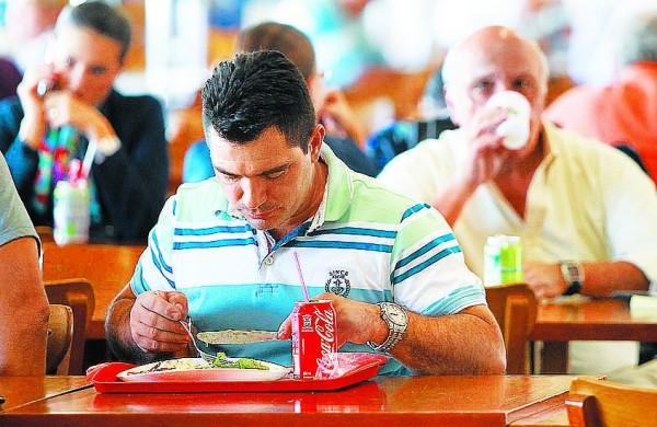 Estudo analisa refei&ccedil;&atilde;o completa ? prato, bebida, sobremesa e caf&eacute; (Leandro Ferreira/ AAN)