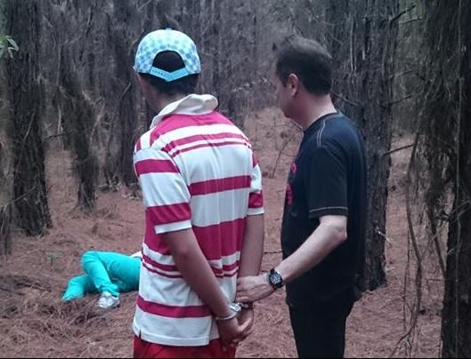 Adolescente apreendido levou a pol&iacute;cia at&eacute; onde estava o corpo da v&iacute;tima (Divulgação/Polícia Civil)