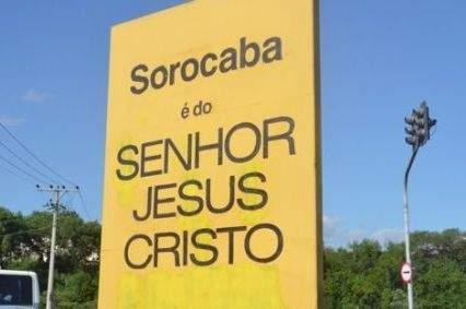 Totem foi recuperado por evang&eacute;licos (Divlgação)