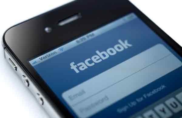 Rede come&ccedil;a hoje a notificar os usu&aacute;rios que as mensagens sair&atilde;o do Facebook para um aplicativo Messenger ( Reprodução)