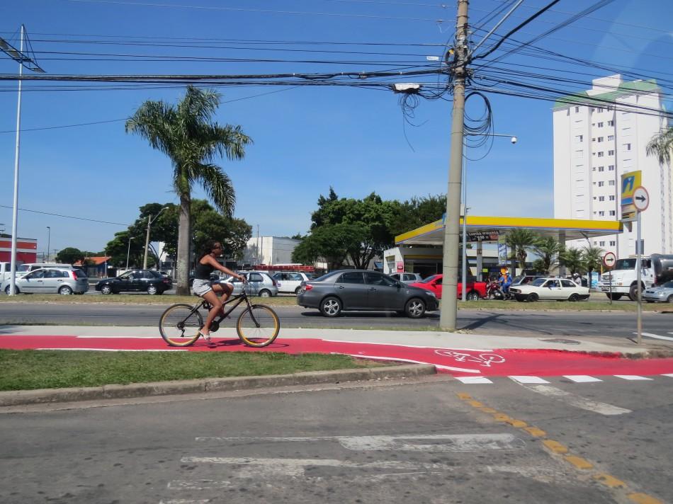O Projeto Ecobike prev&ecirc; a disponibiliza&ccedil;&atilde;o gratuita de 200 bicicletas ecol&oacute;gicas que utilizam quadro fabricado com garrafas PET ( Divulgação)