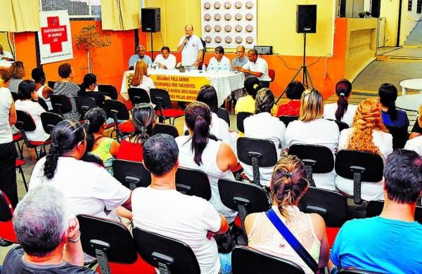 Mobiliza&ccedil;&atilde;o pela jornada de 30 horas no Sindicato dos Trabalhadores Municipais  ( Antonio Trivelin/Gazeta de Piracicaba )