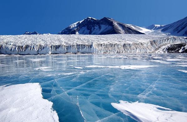 Territ&oacute;rio internacional, a Ant&aacute;rtica atrai cientistas de todo o mundo para pesquisas no gelo (Divulgação)