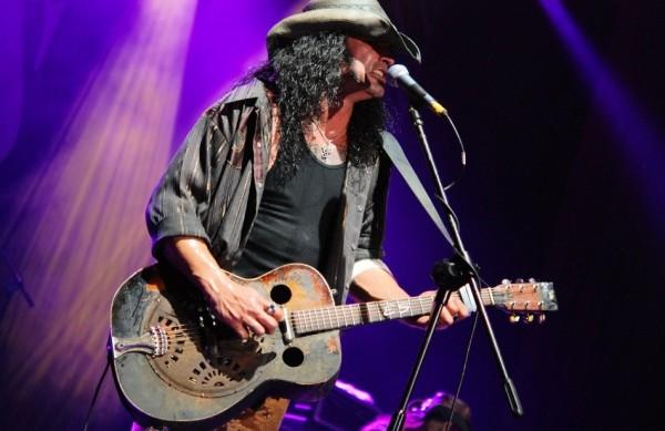 O guitarrista norte-americano Eric Sardinas ( Divulgação)