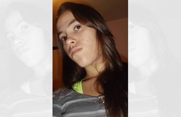 A adolescente Carla Thais Lopes dos Santos, de 16 anos, que gr&aacute;vida de 5 meses: perdeu beb&ecirc; ap&oacute;s passar quatro vezes por atendimentos em UPAS de Valinhos e Vinhedo ( Reprodução/Facebook)