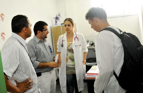 Profissionais do Mais M&eacute;dicos atendem na Baixada Santista ( Divulgação)