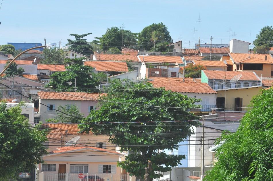 Vista geral do Jardim Proen&ccedil;a, onde morava a primeira v&iacute;tima fatal da dengue em 2014 ( César Rodrigues/AAN)