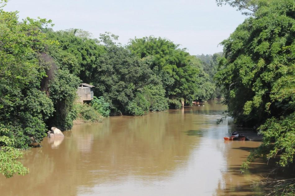 N&iacute;vel do Rio Atibaia, em Campinas, volta a cair ( Edu Fortes/AAN)