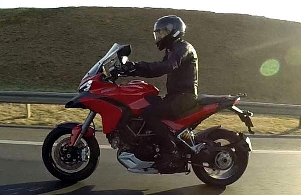 Ducati Multistrada &eacute; moto para todo tipo de pista  (Captura de vídeo)