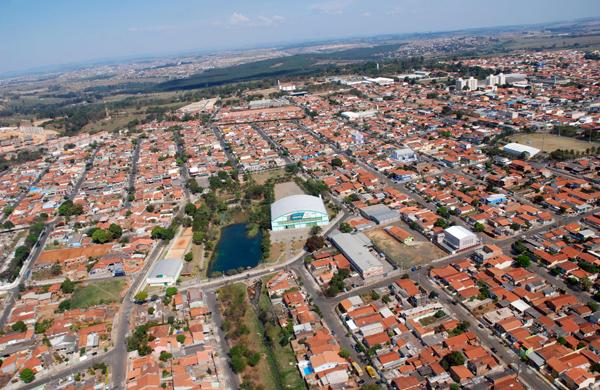 Vista a&eacute;rea de Hortol&acirc;ndia: grandes avenidas ter&atilde;o edif&iacute;cios com mais de oito andares; limite m&aacute;ximo, no entanto, &eacute; de 20 pavimentos ( Cedoc/RAC)