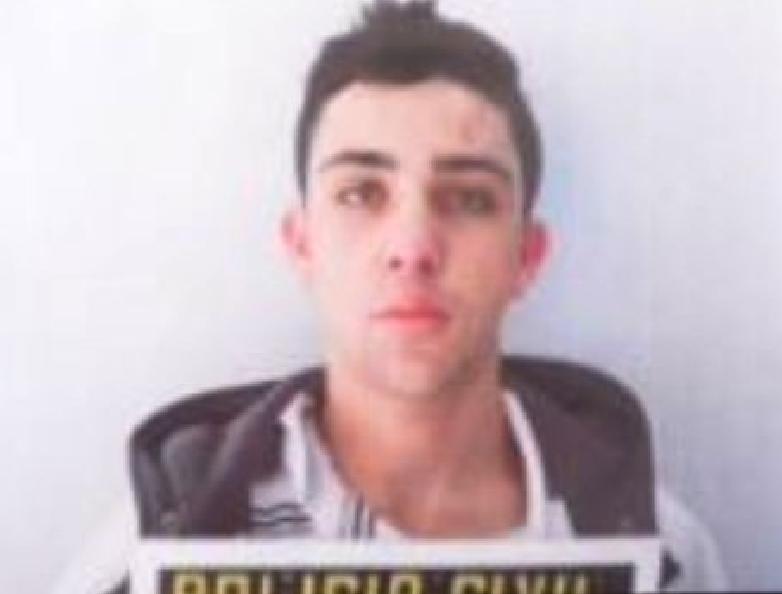 Kleber Rog&eacute;rio Nunes Martins fugiu ap&oacute;s matar o pai ( Divulgação/Polícia Civil)