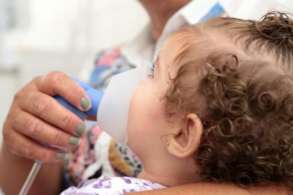 Entre os sintomas est&atilde;o a coriza, febre, mialgia, cefaleia e dispneia  ( Divulgação)