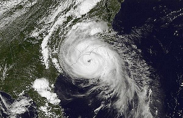 Furac&atilde;o Arthur deve perder for&ccedil;a nesta sexta (NOAA/AFP)