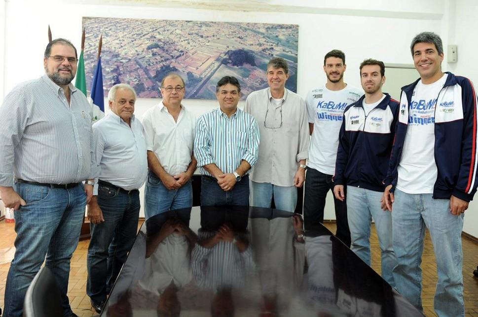 Conv&ecirc;nio para a implanta&ccedil;&atilde;o de polos de basquete foi assinado pela Prefeitura de Limeir (Wagner Morente/Prefeitura de Limeira )
