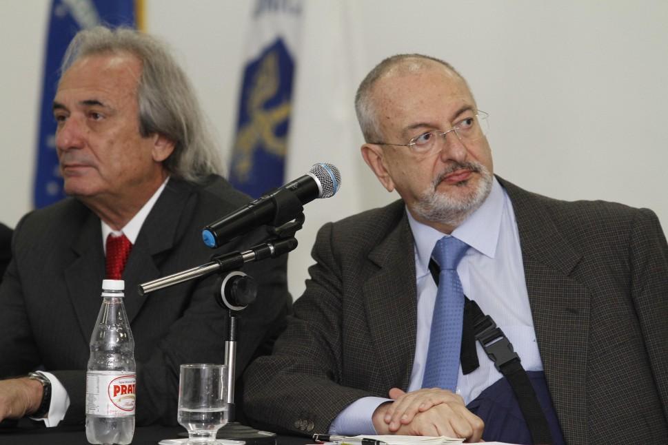 Juiz de Direito diretor do F&oacute;rum de Campinas, Luiz Antonio Alvesr
Torrano (esq.), e o presidente Tribunal de Justi&ccedil;a, desembargador  Jos&eacute;r
Renato Nalini ( Gustavo Tilio/Especial para a AAN)