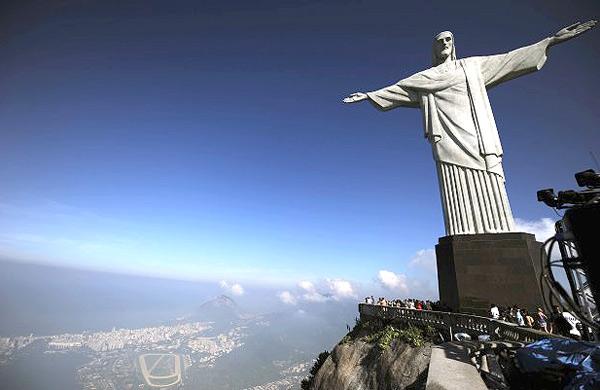 Cristo Redentor &eacute; reinaugurado ap&oacute;s 6 meses de reforma (AFP)