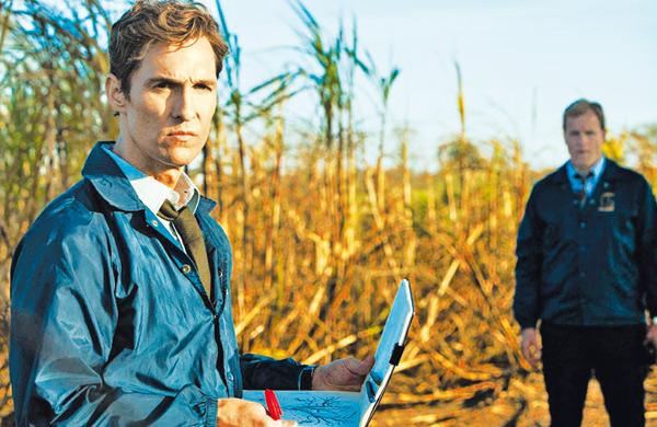 Matthew McConaughey e Woody Harrelson em cena da s&eacute;rie True Detective, da HBO: grande favorita do ano (AFP)
