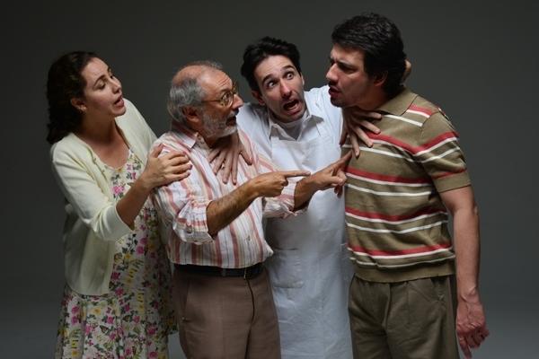 Cena da com&eacute;dia ?Maldito Benef&iacute;cio?, com dire&ccedil;&atilde;o de Marcelo Lazzaratto (Divulgação/Rodrigo Schimidt)