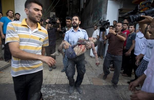 Na manh&atilde; desta segunda-feira, ao menos nove palestinos de uma mesma fam&iacute;lia, entre eles quatro crian&ccedil;as, perderam a vida  (AFP)