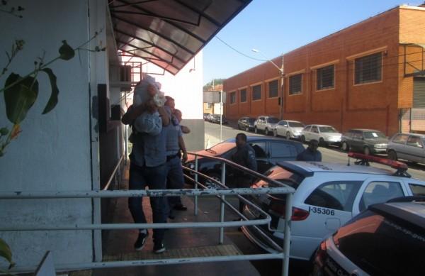 Passageiro foi medicado no Pronto Atendimento S&atilde;o Jos&eacute; antes de ser encaminhado ao 1&ordm; Distrito Policial (Jaqueline Harumi/AAN )