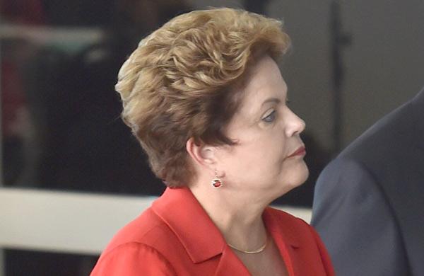 Novas previs&otilde;es sobre um crescimento ainda menor neste ano preocupam o governo e, consequentemente, o comando da campanha de Dilma Rousseff &agrave; reelei&ccedil;&atilde;o (AFP)