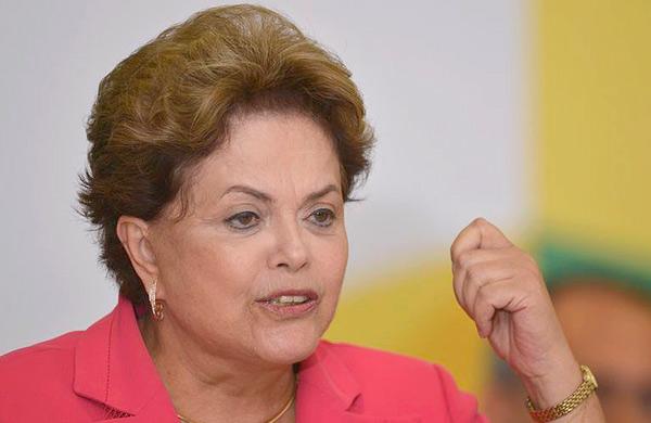 A ordem no Pal&aacute;cio do Planalto &eacute; &quot;virar a p&aacute;gina&quot; do que Dilma definiu como &quot;pesadelo&quot; e baixar o tom do mote &quot;Copa das Copas&quot; (Agência Brasil)
