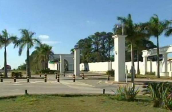 Ingresso da quadrilha ocorreu pelo carro do chefe da seguran&ccedil;a, que j&aacute; era liberado. ( Divulgação)