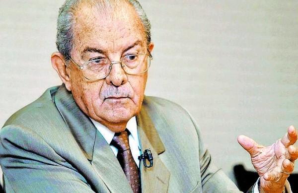 O ex-ministro Jarbas Passarinho: t&iacute;tulo considerado sob suspei&ccedil;&atilde;o ( Cedoc/ RAC)