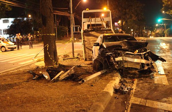 laudo, IC, Instituto de criminal&iacute;stica, campinas, acidente, Moraes salles, Mercedes, BMW, morte, empres&aacute;rio, Giovanni Buzzo, Roberto Salvador Filho, sinal verde, velocidade (Diego Almeida/8jul2014/AAN)