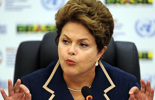 Insatisfeita, Dilma manda marqueteiro mudar campanha de TV  (Evaristo Sá/ AFP)