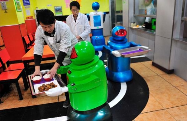 Rob&ocirc;s, Tecnoclogia, Restaurante, China (France Press)