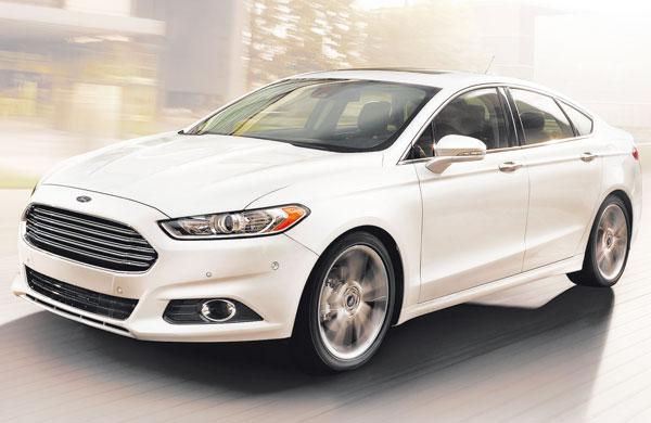 Sob o cap&ocirc;, o Ford Fusion 2.0 EcoBoost Titanium FWD traz o motor 2.0 EcoBoost de 240 cavalos associado ao c&acirc;mbio autom&aacute;tico SelectShift de seis velocidades com controles de volante (Divulgação)