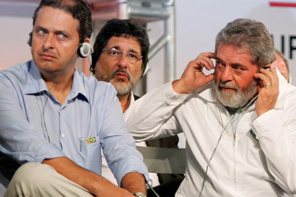 2007 - Eduardo Campos, presidente da Petrobr&aacute;s, Sergio Grabrielli e o ent&atilde;o presidente, Lula ( Divulga&ccedil;&atilde;o)