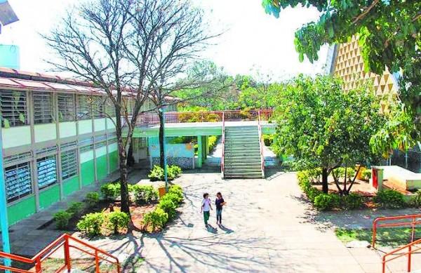 Crian&ccedil;as em escola municipal no Jardim Amanda 1: boletim virtual ( Divulgação)