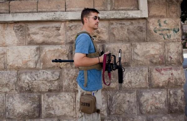 Milhares de mensagens tristes foram postadas na p&aacute;gina do Facebook em apoio ao jornalista sequestrado &quot;Free James Foley&quot; (AFP)