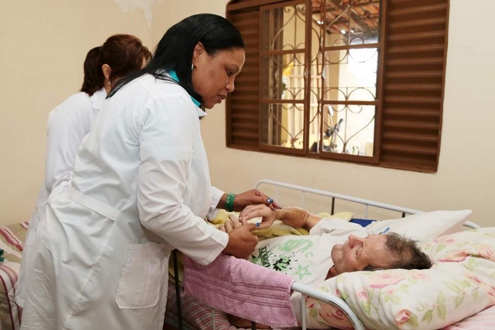Os atendimento s&atilde;o feitos pelos m&eacute;dicos generalistas cubanos e os enfermeiros das UBSsr
 ( Divulgação)