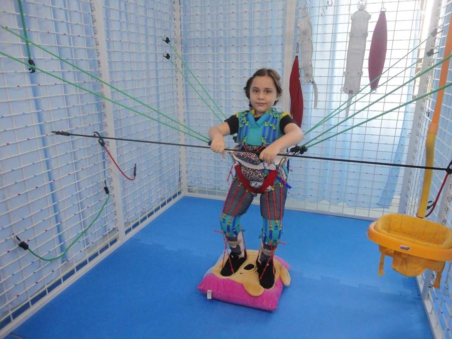 Casa da Crian&ccedil;a Paral&iacute;tica de Campinas, Protocolo PediaSuit, tecnologia para astronautas, tratamento, spider cage ( Divulgação)