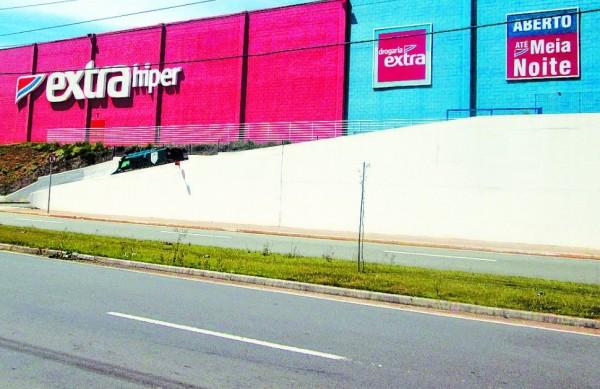Extra fica ao lado das rodovias D. Pedro I (SP-065) e Adhemar de Barros (SP-340)  (Alenita Ramirez/ AAN)