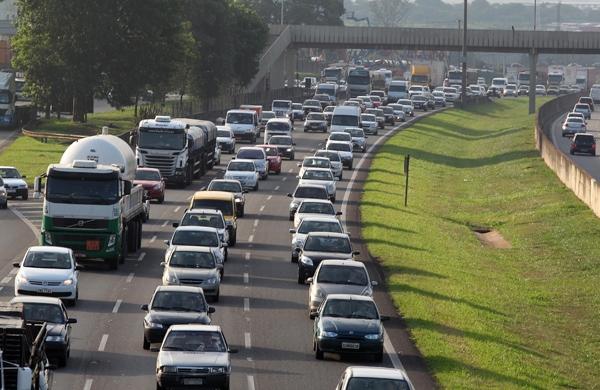 Processo judicial que discute a responsabilidade pelo pagamento do Imposto sobre a Propriedade de Ve&iacute;culos Automotores (IPVA) ( Cedoc/ RAC)