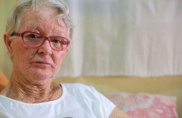 Marisa Pinto, de 68 anos, entregou a filha Silvana, com 2 anos, para fam&iacute;lia em Campinas ( Leandro Ferreira/ AAN)