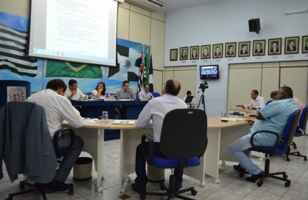 Proposta gera pol&ecirc;mica e os vereadores ainda n&atilde;o entraram em consenso  ( Divulgação)