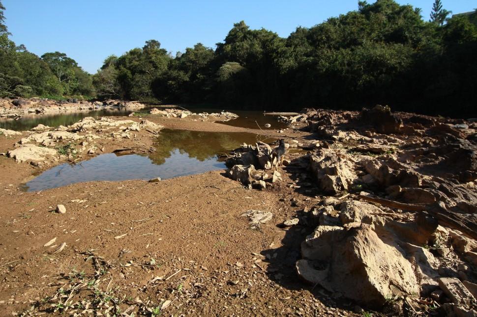 Rio Atibaia, crise, abastecimento, baixa vaz&atilde;o ( Janaína Ribeiro/ Especial a AAN )