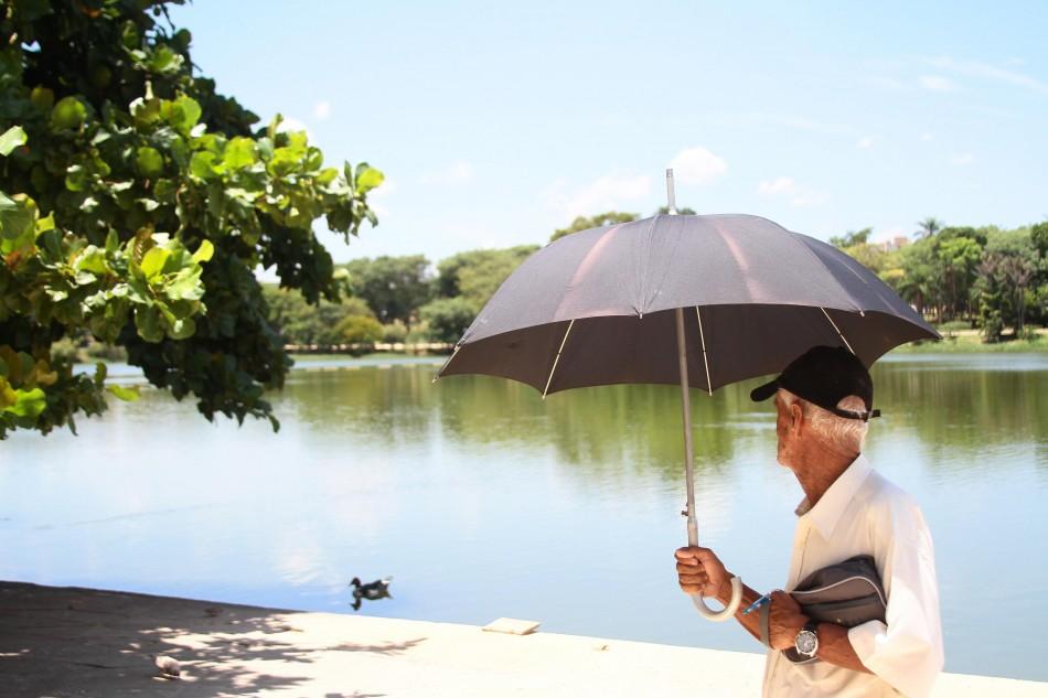 Idosos são os que mais sofrem com as altas temperaturas ( Janaína Maciel/Especial a AAN )